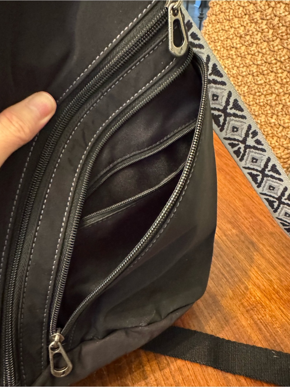 Sakroots On The Go Sling Backpack Eco Twill Black Adjustable Sling Strap - Picture 7 of 11